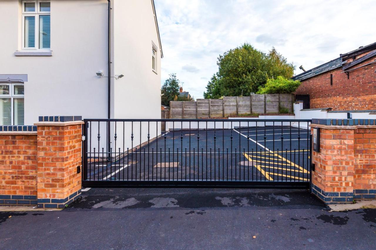 Hearsall Place Serviced Apartment Coventry Buitenkant foto